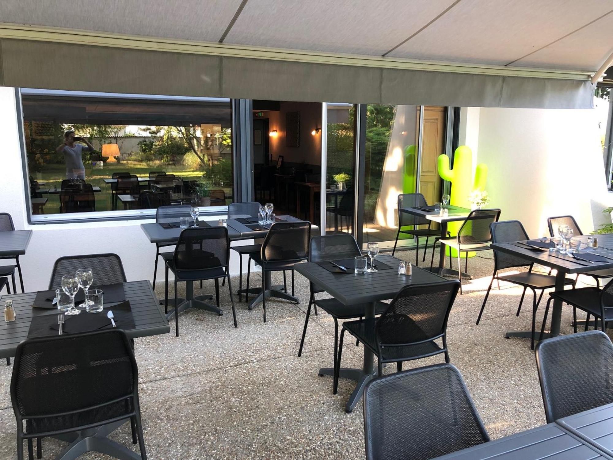 Logis Hotel L'Abricotine Tain-l'Hermitage Luaran gambar